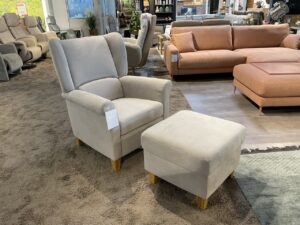 Ohrensessel "Cariati" mit Hocker, 105-037